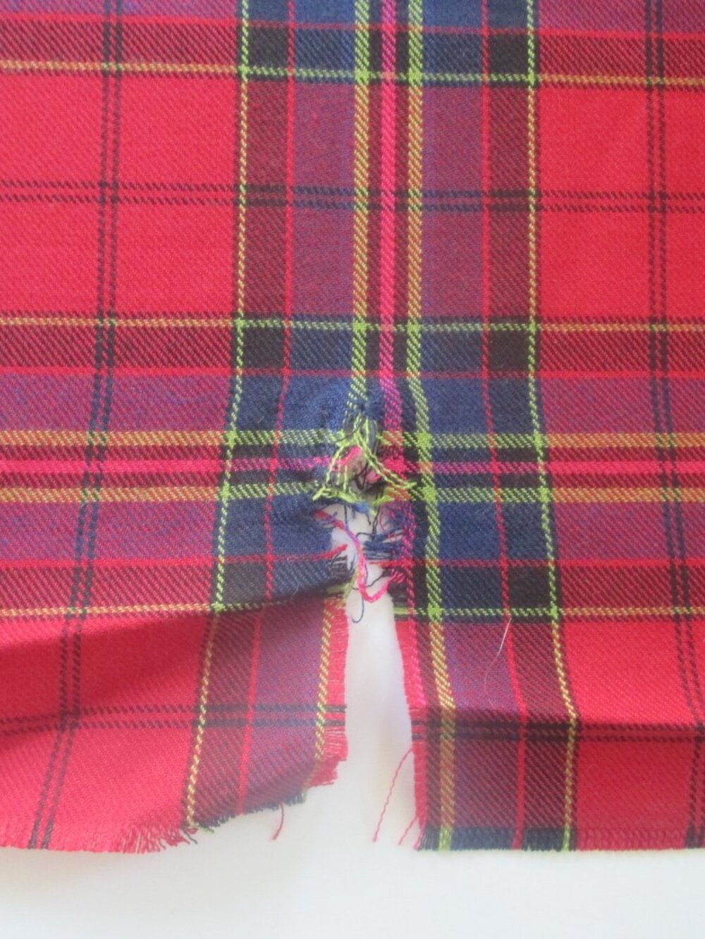 3 Yards Vintage Tartan Plaid Fabric - Picture 5 of 5